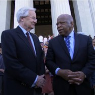 Bill Moyers and Rep. John Lewis at the Lincoln Memorial in 2013. (Photo by Peter Nelson)