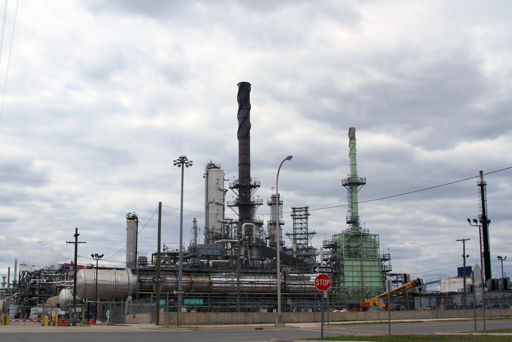 The Marathon tar sands refinery in southwest Detroit. (Photo: Eduardo García)