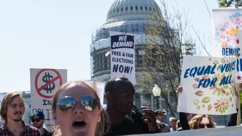 Democracy Spring activists march for a fifth day at the US Capitol. (Photo: Nicholas Kamm /AFP/Getty Images)