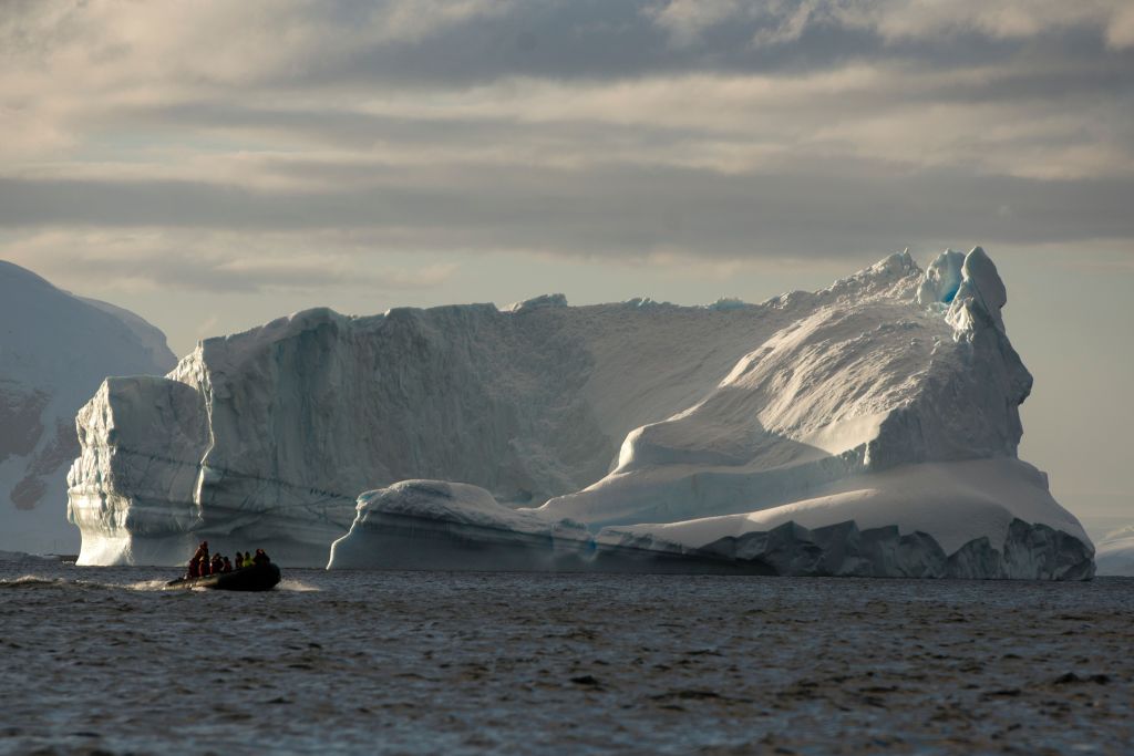 Antarctica’s CO2 Level Tops 400 PPM for First Time in Perhaps 4 Million ...