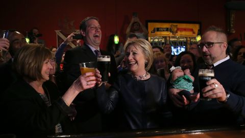 Democratic presidential candidate Hillary Clinton enjoys a pint of Guinness beer in March at O'Donold's Irish Pub and Grill in Youngstown, Ohio. On Saturday, she'll return to the hard-hit former steel town with her running mate, Sen. Tim Kaine (D-VA). (Photo: Justin Sullivan/Getty Images)