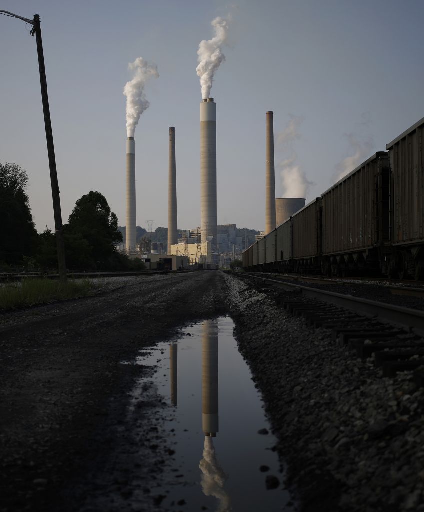 Emissions rise from a coal-fired power plant in Winfield, West Virginia, in 2014. (Luke Sharrett/Bloomberg via Getty Images)