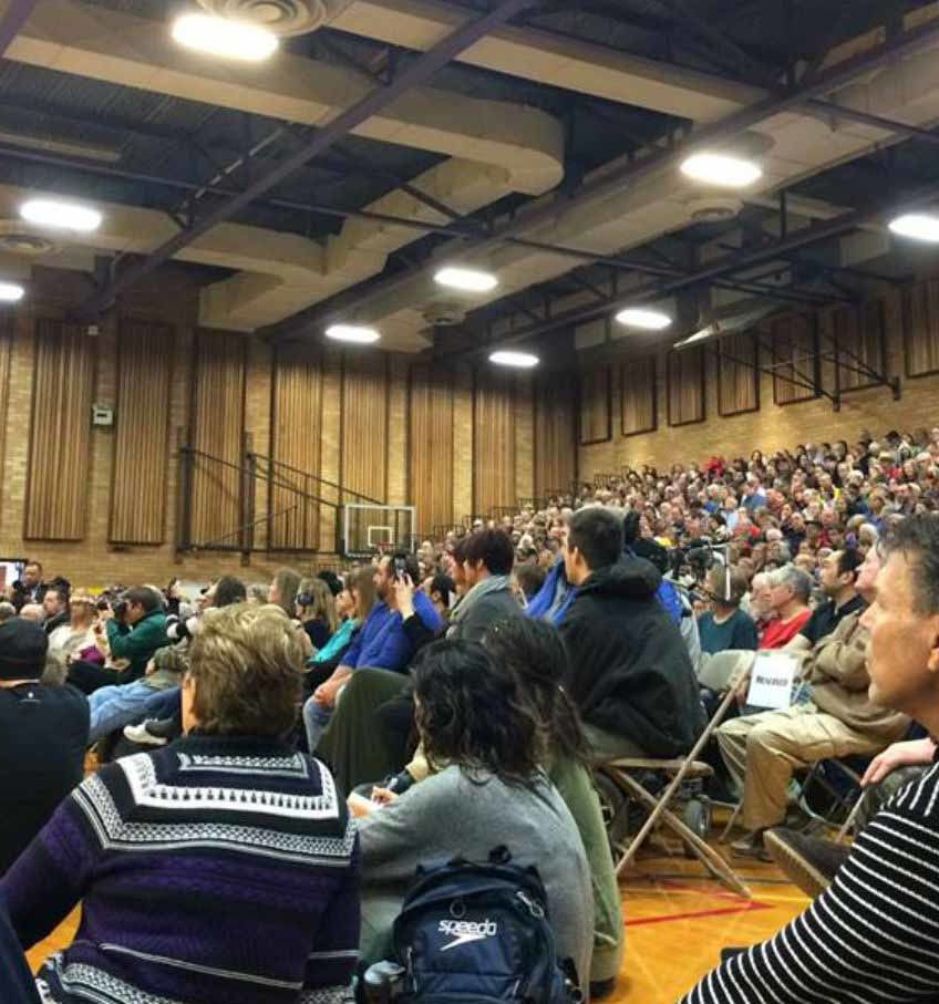 A large crowd gathers to hear Sen. Ron Wyden (D-OR) speak during a town-hall meeting at Linn-Benton Community College’s activity center in Albany, Oregon, on Feb. 4, 2017. (Photo courtesy of Town Hall Project 2018 / Trang Dang)