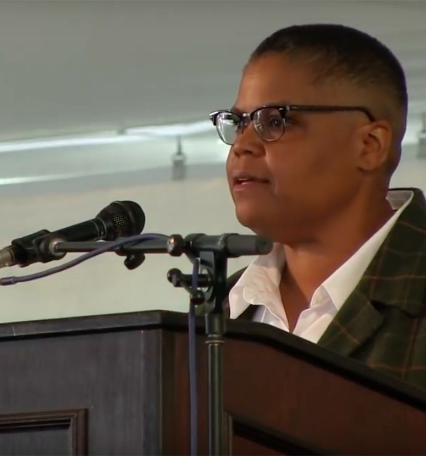 Keeanga-Yamahtta Taylor delivering the keynote commencement speech at Hampshire College's commencement ceremony on May 20, 2017. (Screenshot from YouTube)